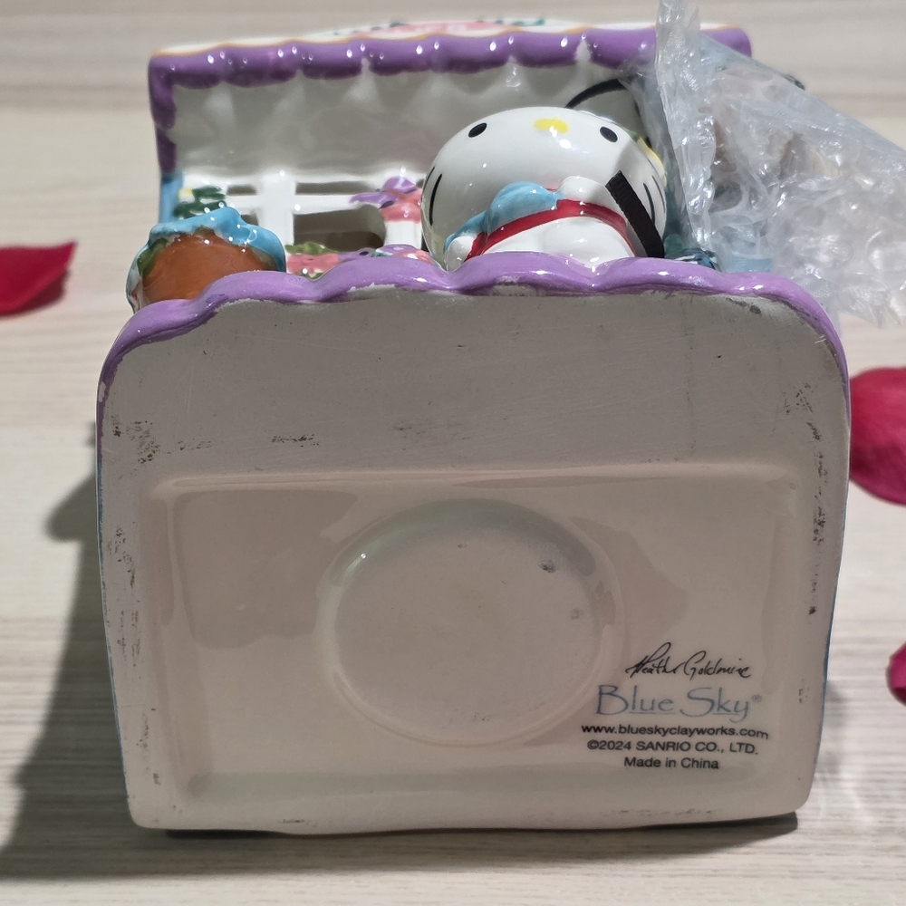 NWT Sanrio Hello Kitty Ceramic Floral Garden Shop Candle House - Picture 11 of 15